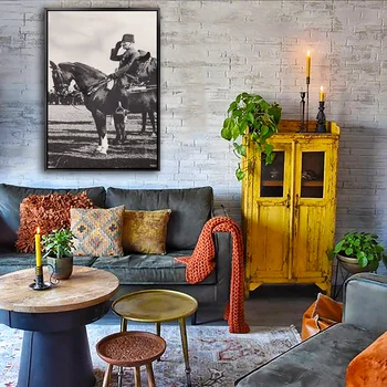 

siyah çerçeveli atatürk kanvas tablo