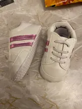 Zapatos de primeros pasos para bebé, niño y niña, calzado deportivo clásico, suela suave de cuero PU, mocasines de bebé de cuna multicolor, zapatos Casuales