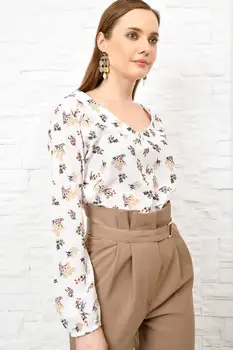 

Trend Alacati Style Women V-Neck Crep Woven Bluz ALC-015-218-NT