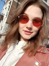 Gafas de sol ovaladas Retro para mujer, lentes de sol femeninos de lujo, pequeñas, negras, rojas y amarillas, UV400