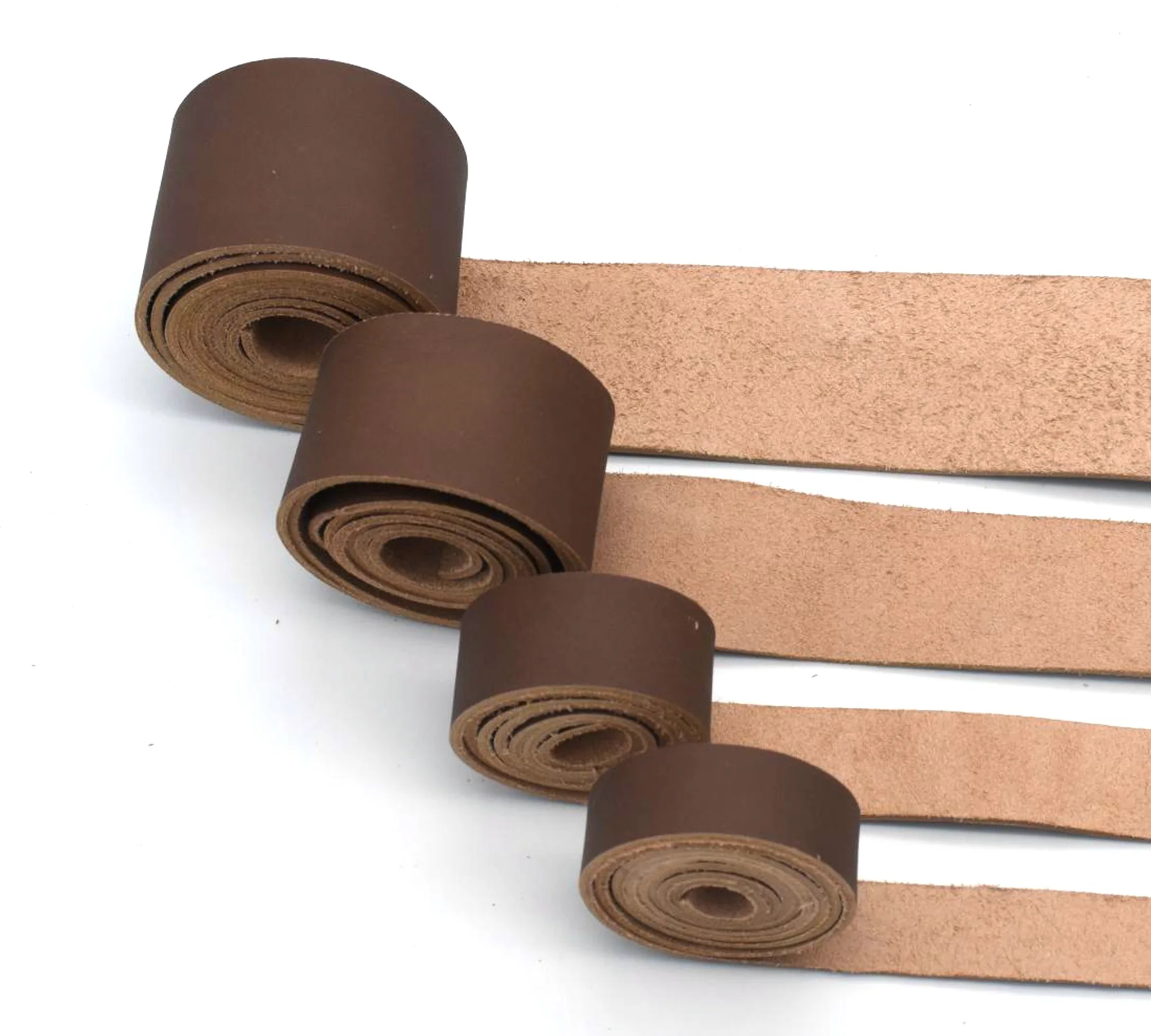 

Кожаный чехол из натуральной итальянской кожи с зернистой поверхностью для плоских ремней из телячьей кожи