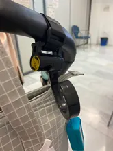 Colgador de bolsas para el carrito del bebé, accesorio para el coche del niño para colgar o cargar maletines o bolsas con rotación de 360 grados por 2 unidades