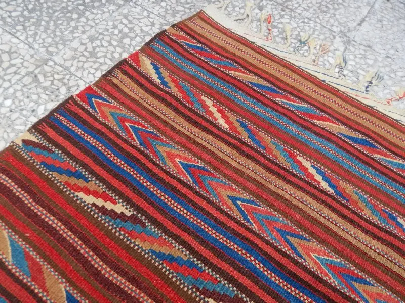 Ковер с уникальным рисунком 5'3'' X 6'9 ''/160x207 см