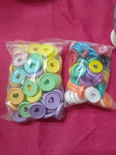 Anillo de plástico con forma de corazón, hebilla de anillo de plástico con orificio de seta, Bloc de notas de hoja suelta, botón de corazón, disco CD, 100PCS28M