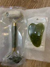 Masajeador de Jade Natural para cara, raspador de Gua Sha con rodillo de Jade, con microagujas
