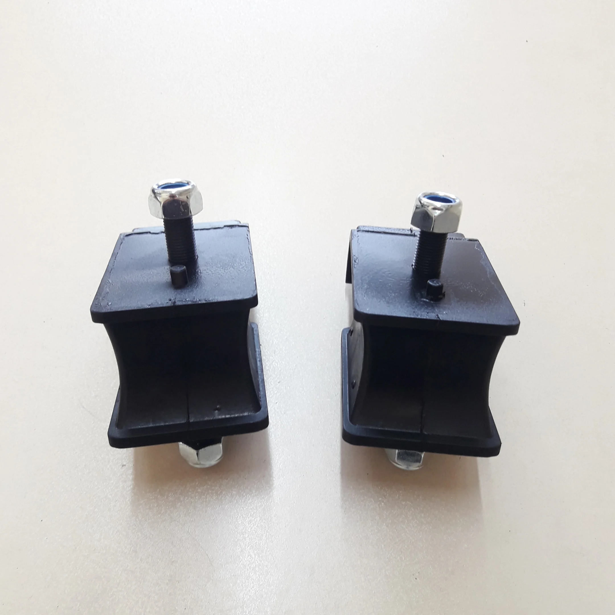 2 шт. крепление двигателя для Mitsubishi Canter MK332290