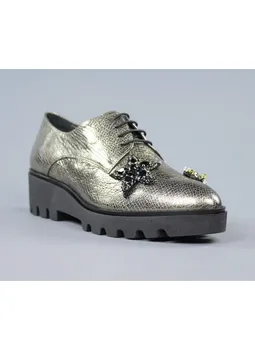 

Blucher shoes with adornos.60054