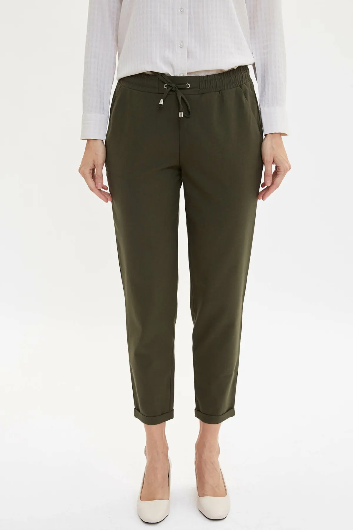 

DeFacto Woman Trousers-I4363AZ19AU