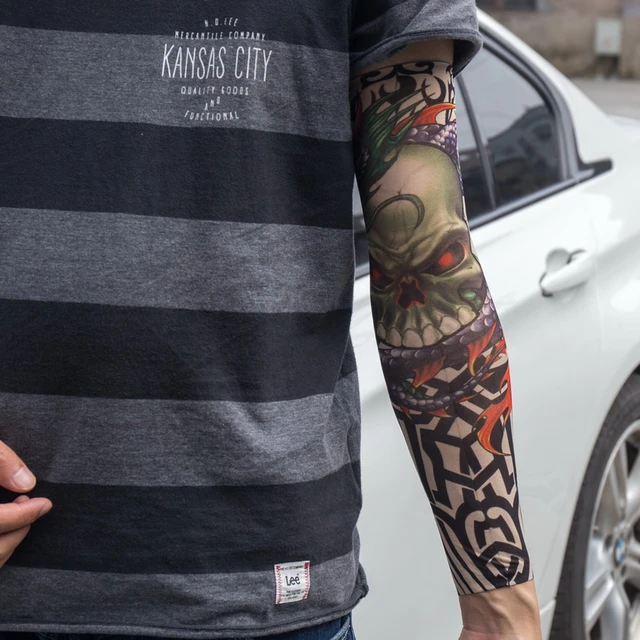 Schwarze Und Rote Rosen Tattoo Designs Für Männer