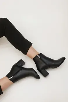 

Margin Women 'S Anta Heels Boots