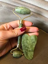 Masajeador de rodillo de Jade para rodillo Facial Gua Sha Jade Stone, masajeador Facial de belleza, levantamiento de cara delgada, herramientas de cuidado para la piel Facial antiarrugas