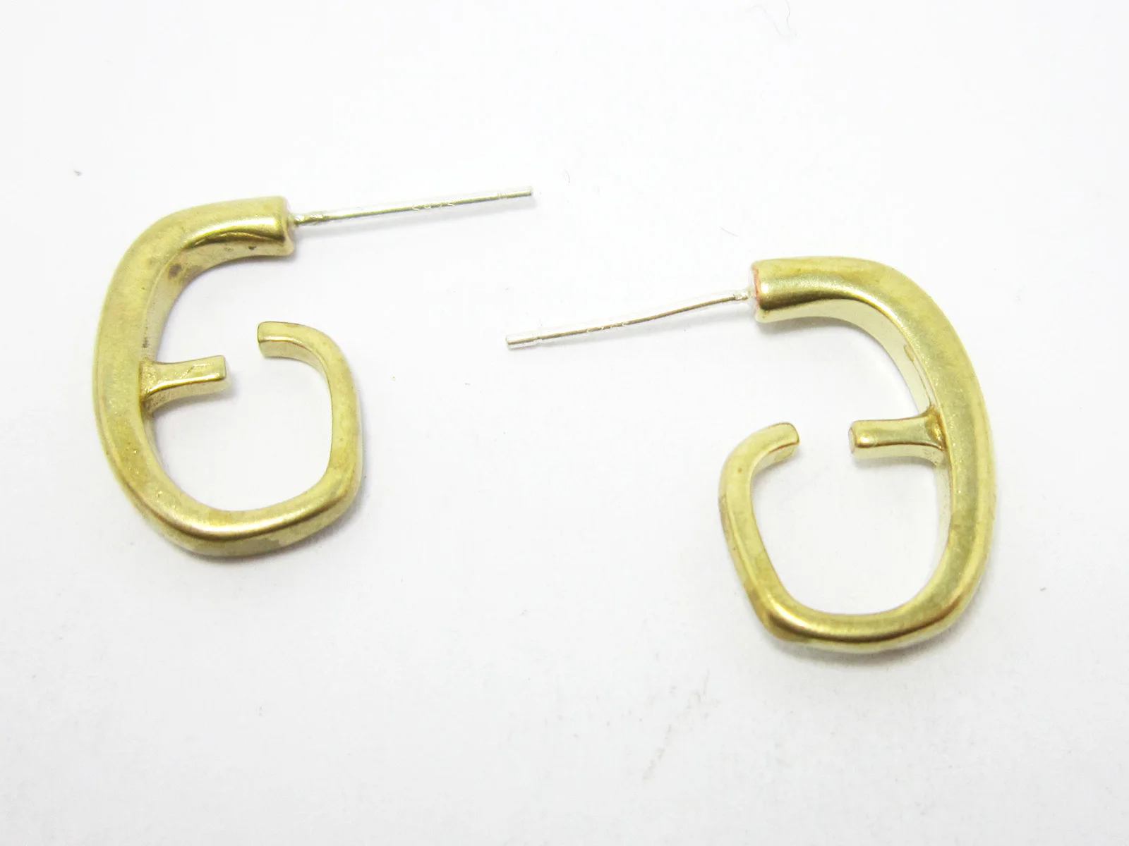 

2pcs Brass ear post 19x12mm Brass earring studs G shape Brass earrings findings 925 silver needle - R1102