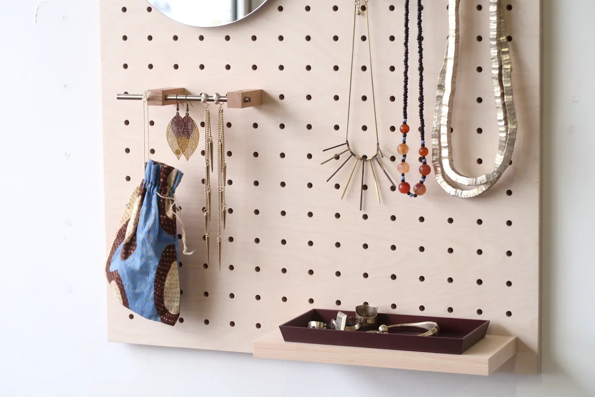 Пегборд в интерьере. Skådis скодис настенная панель, белый76x56 см. Пегборд полка. Доска пегборд. Пегборд для хранения.