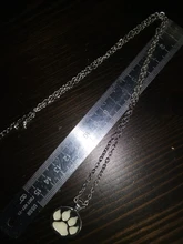 Luminoso brillante flecha COLLAR COLGANTE Caballero collar con forma de lanza resplandor en el oscuro Pike Collar para Mujeres Hombres regalo de Halloween