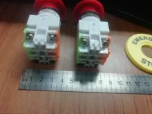 Interruptor de botón de parada de emergencia, equipo de elevación, bloqueo automático, tapa roja tipo seta 1NO 1NC DPST, CA 660V 10A