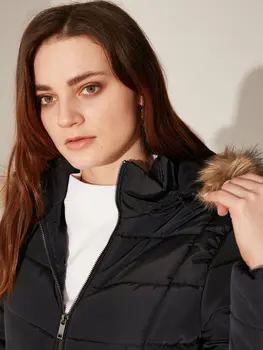 

Arched Hooded Thick Coat