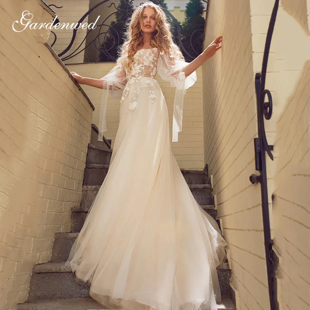 

Gardenwed 2020 Boho Wedding Dresses Fairy Floral Lace Appliques A Line Tulle Bridal Gowns with Off the Shoulder Puff Sleeves