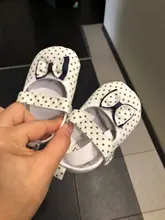Zapatos para bebé recién nacido, suela antideslizante, zapato de cuna con estampado de lunares y lazo, zapatilla de deporte informal para bebé de 3 a 12 meses, 2019