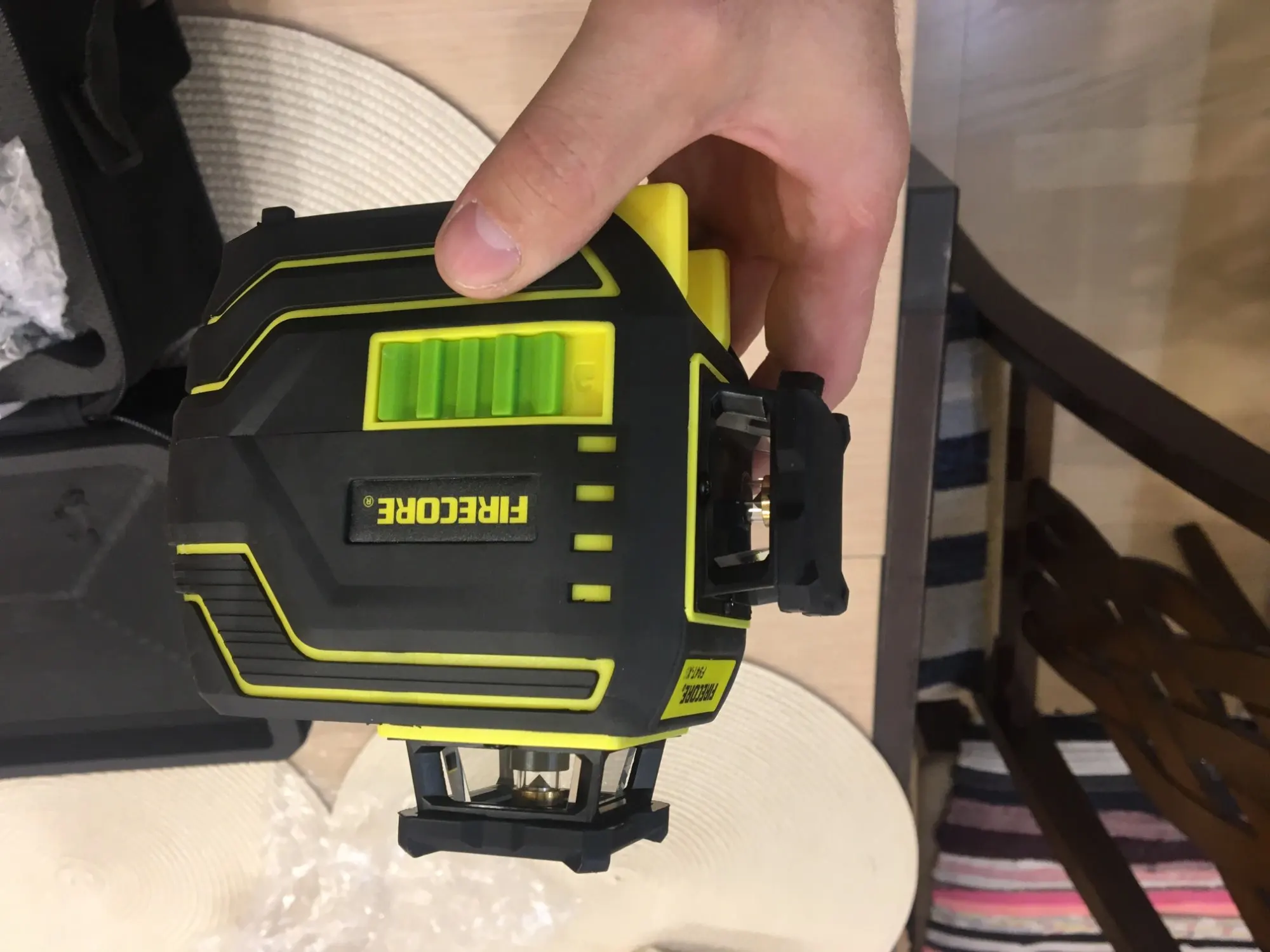 Хороший лазерный уровень 360. Firecore f94t-xg. firecore laser level f93xr. лазерный уровень faerkor f94t-x. уровень лазерный firecore с отвесом.