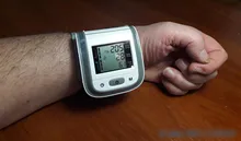 BOXYM-Monitor de presión arterial Digital para muñeca, tonómetro médico con pantalla LCD, esfigmomanómetro automático, para muñeca