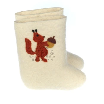 

Women's felt boots multi-color.