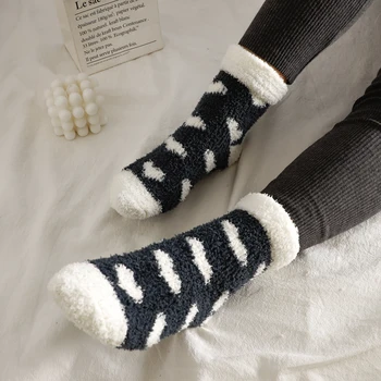 

Special four pairs of warm coral sleeping socks in autumn and winter