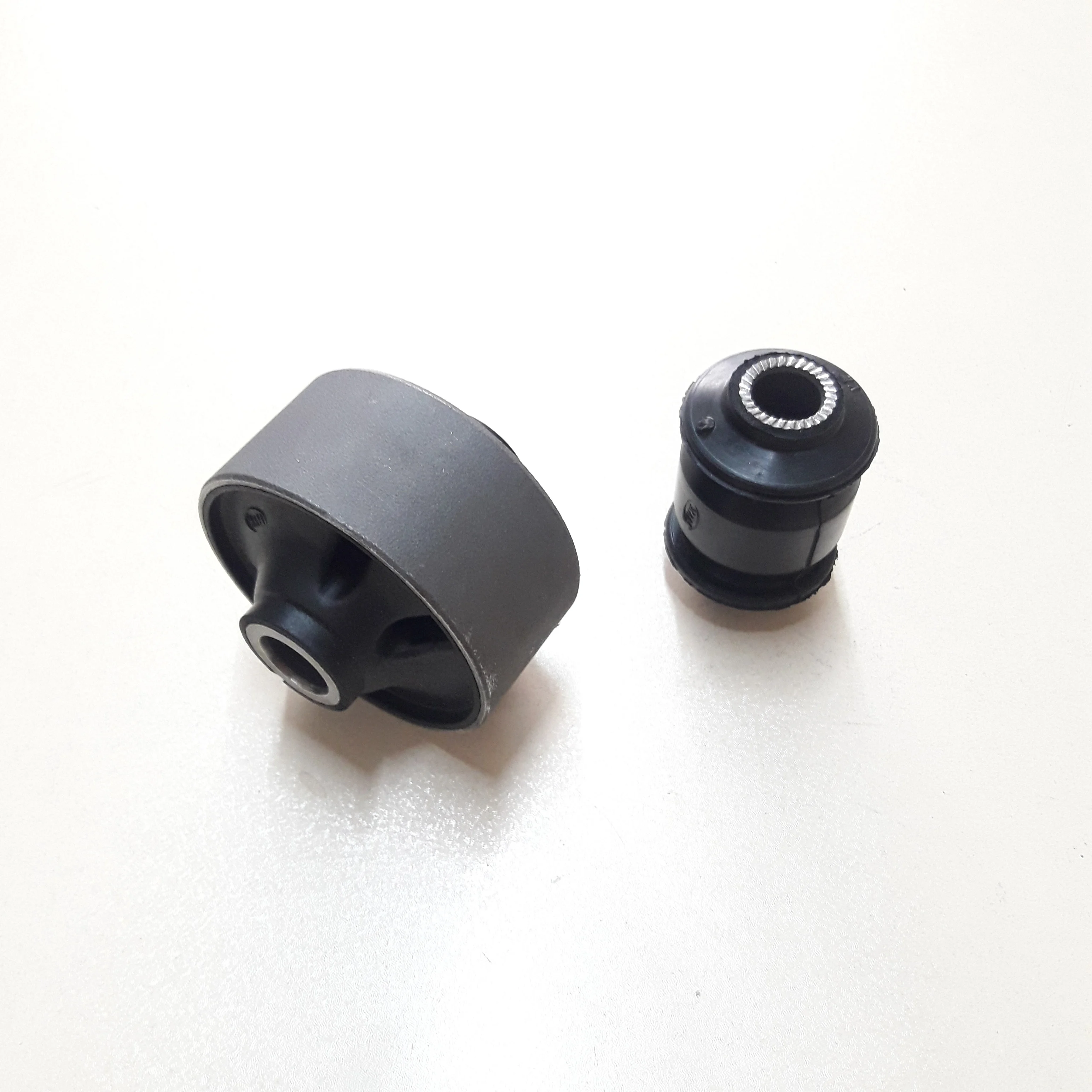 1 комплект передний нижний рычаг управления втулка для hyundai Getz 54584-1C200 54584-1C300