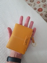 Cartera de piel sintética suave para mujer, cartera amarilla de marca, monedero Mini con broche, tarjetero, billetera corta, Bolso pequeño Delgado, llavero con cremallera