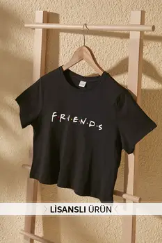 

Trendyol Friends Licensed Printed Crop Knitted T-Shirt TWOSS20TS0533