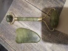 Natural Jade rodillo Guasha piel raspador Set Facial piedra reafirmante cara Anti-envejecimiento ojos hinchados masajeador cuello Anti arrugas