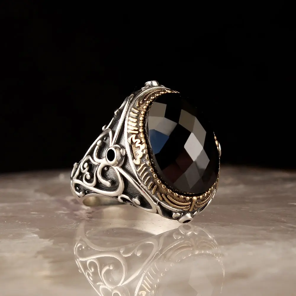 

Мужское серебряное кольцо с фианитом