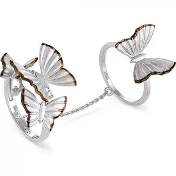 

Kabarovsky butterfly ring with 3 white gold diamonds