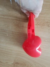 Clip en forma de corazón para fabricante de bolas de nieve para niños, molde de bola de arena para invierno, abrazadera de plástico, juguete para niños, fabricante de bolas de nieve