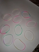 Pulsera de silicona luminosa para niños, brazalete con movimiento de letras de colores caramelo, correa de goma estampada, joyería para bebé, 10 Uds.