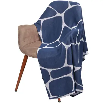 

Plaid giraffe, very marque