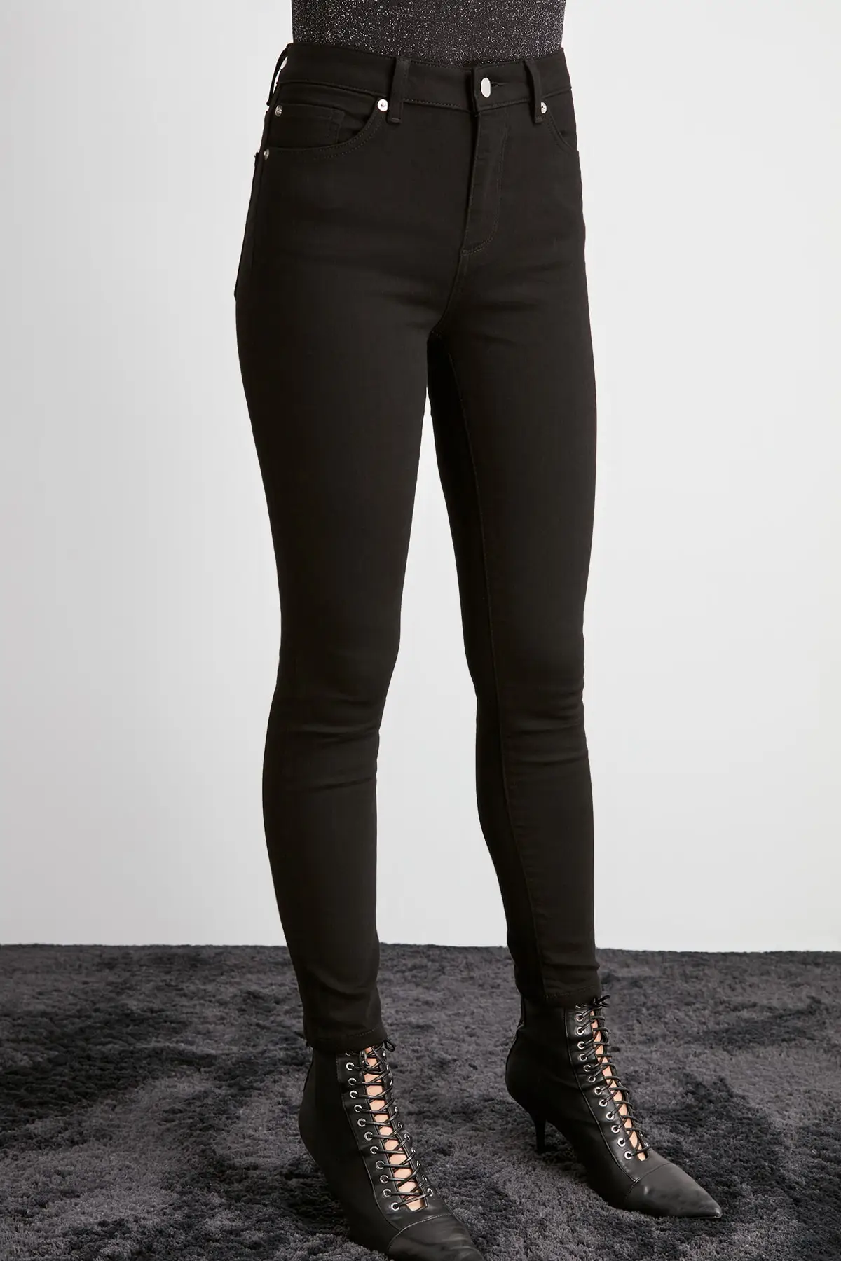Trendyol джинсы скинни с нормальной талией TWOAW20JE0495