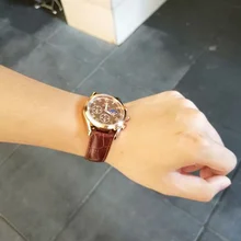 Relojes de lujo de cuarzo de los hombres relojes correa de cuero impermeable 30M de los hombres de moda gratis reloj con envío para hombres reloj con encendedor