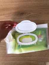 Toallitas húmedas portátiles de dibujos animados para bebé y niño, bolsa de transporte de embrague, peso ligero, contenedor de pañuelos de papel húmedo, dispensador de bolsa con correa a presión