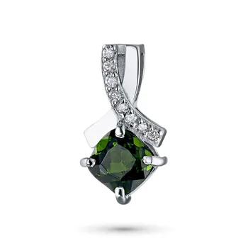 

White gold and diamond pendant