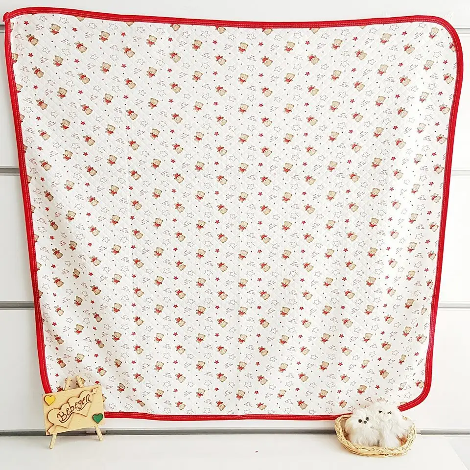 

Teddy bear Pattern Single Layer Combed Cream Red Baby Blanket