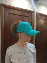 Gorro de cola de caballo con espalda descubierta para mujer, pelo Natural Afro, moño desordenado, gorro ajustable de béisbol