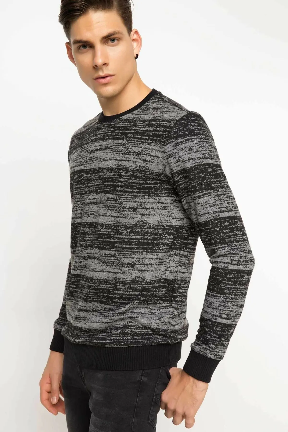 

DeFacto New Men Fashion O-neck Striped Knitted Pullovers Male Casual Sweat Shirt Men's Leiure Loose Pullover - I4138AZ17CW