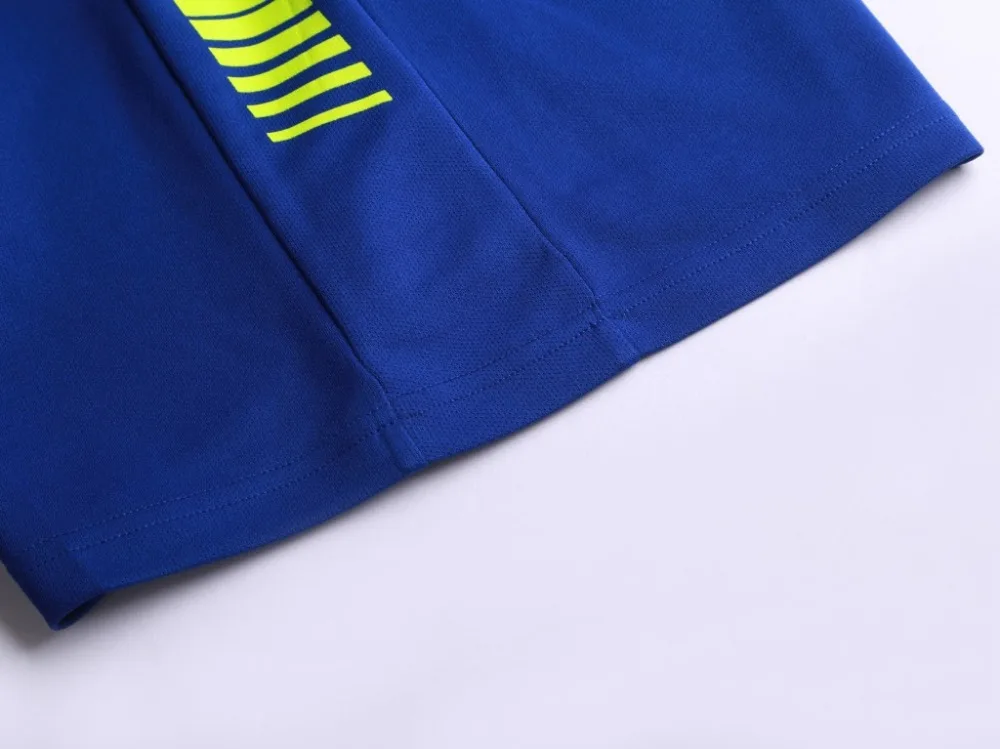 10432700985_284035295