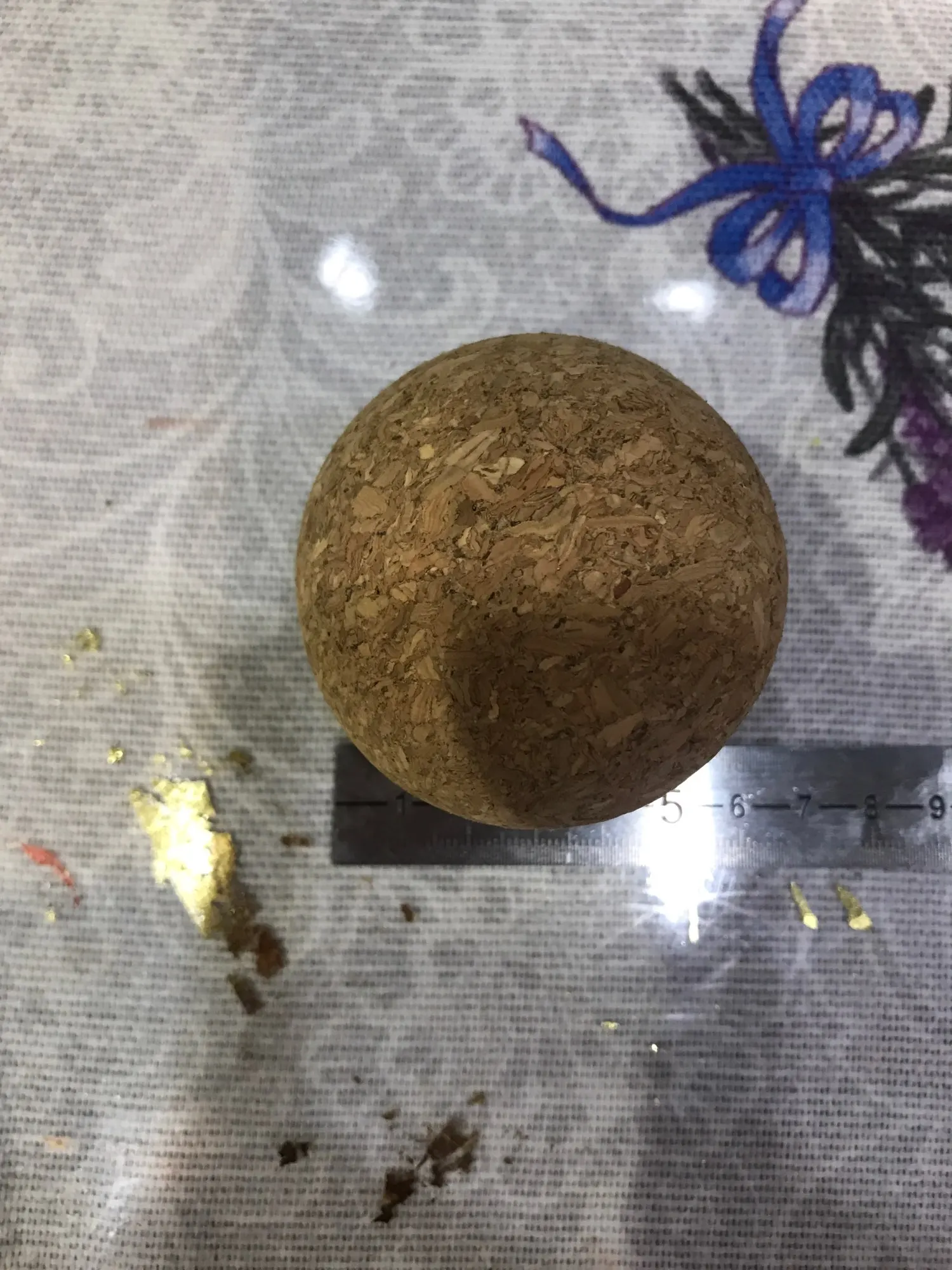 Круглая пробковая крышка шар 75 мм. Шары из пробкового дерева применение. Пробковый шарик. Брелок из пробкового дерева, шар, плавающий. Пробковые шары.