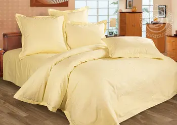 

Bed linen Mary color: Champagne (2 CN. Euro)