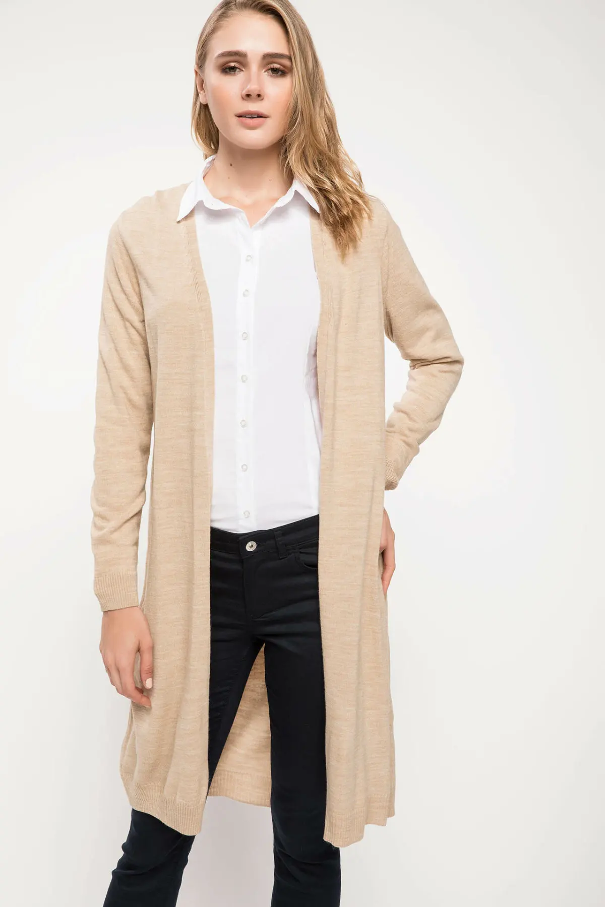 

DeFacto Fashion Women V-neck Solid Harajuku Long Knitted Cardigans Casual Simple Thin Knitted Cardigans New-G5685AZ18AU-G5685AZ18AU