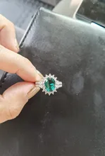 Huitan-anillos de boda de la serie de plantas románticas, anillo de compromiso de estilo europeo Vintage con piedra verde brillante, forma de flor de lujo