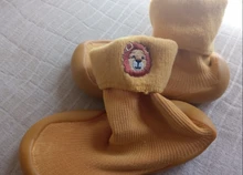 Zapatos de nieve cálidos para niños, calcetines bordados, calcetines gruesos cepillados, botines para bebés y niñas, suelas blandas