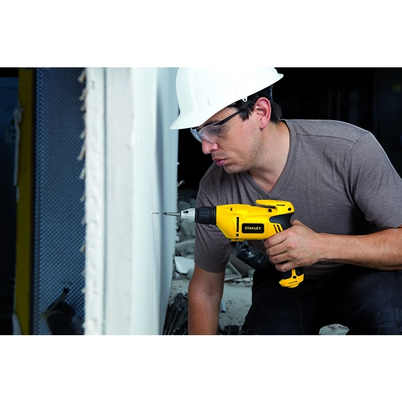 Дрель-шуруповерт электрический Stanley STDR5206(мощность 520 Вт, крутящий момент 8 Нм, реверс