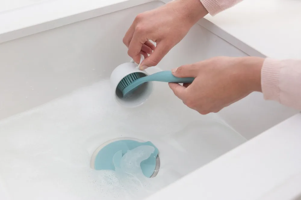 Dish Brush with Suction Cup Holder - Mint - 8710755117602 Brabantia_1181x787px_E_NR-12712